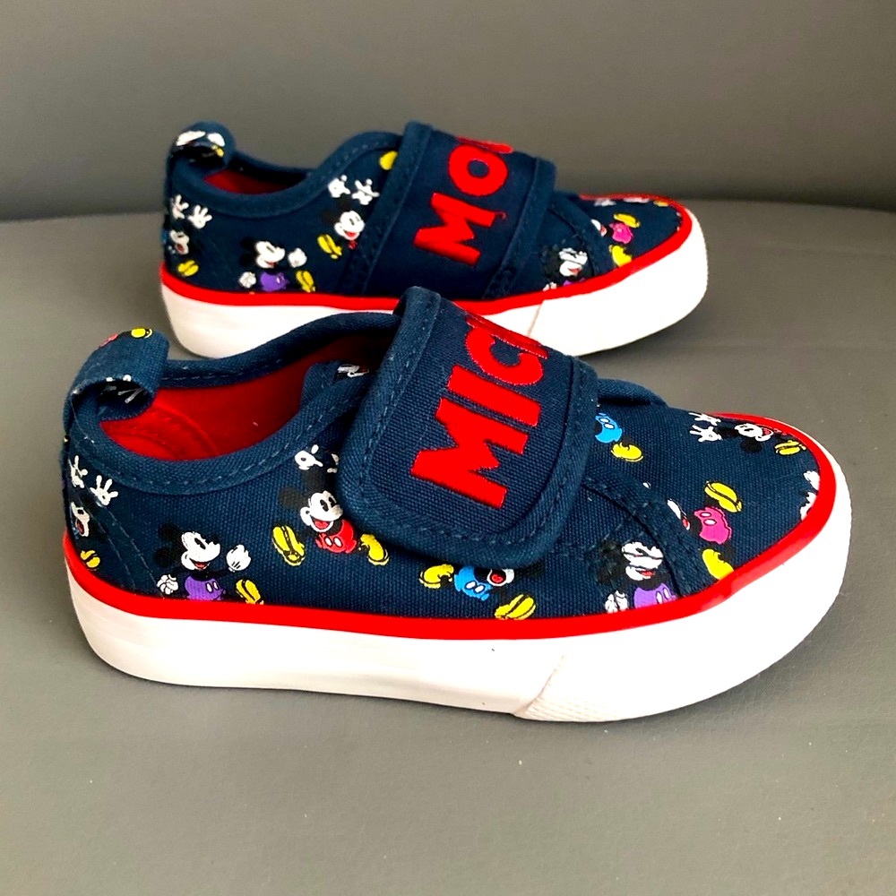 Disney Mickey Mouse Toddler All-Over Print Canvas Sneakers Size 5/6